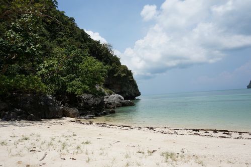 Playa desierta en Ko Wua Talap | Parque Nacional Marino Mu Ko Ang Thong - Tailandia